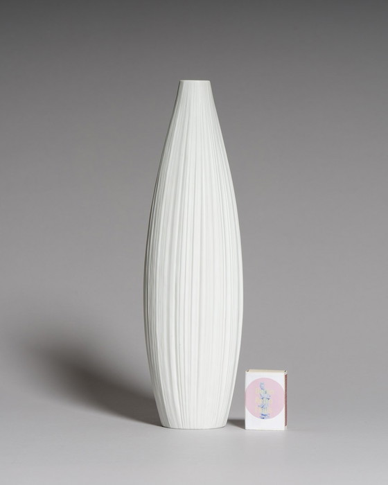 Image 1 of Martin Freyer für Rosenthal Studio-Line: Skulpturale weiße "Plissée"-Porzellanvasen, Deutschland, 1968 - Satz von zwei