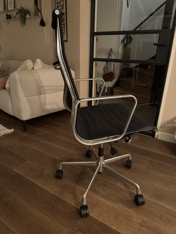 Image 1 of Vitra EA119
