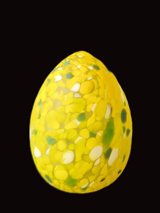 Image 1 of Kosta Boda - Geel Ei van Monica Backström