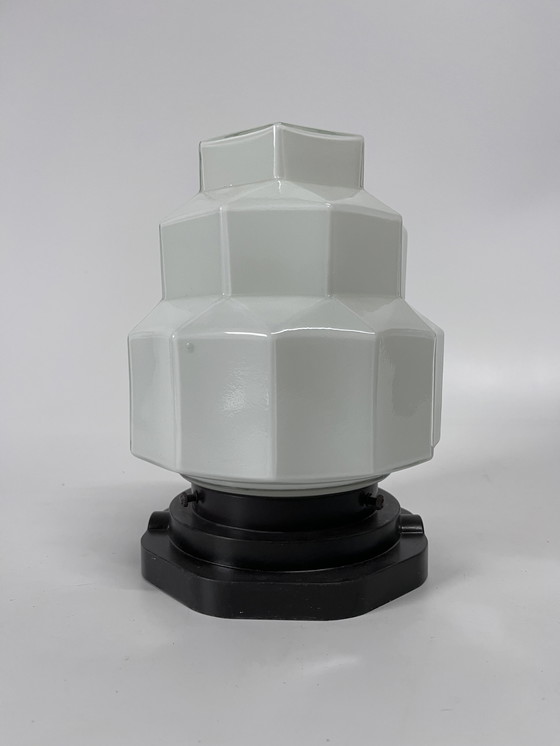 Image 1 of Lampada da soffitto vintage Skyscraper in vetro opalino bianco con attacco in bachelite