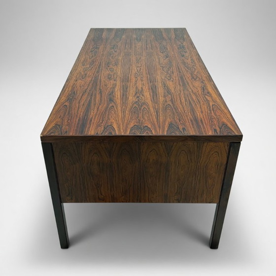 Image 1 of Gunni Omann Model 77 palissanderhouten bureau, jaren 60.