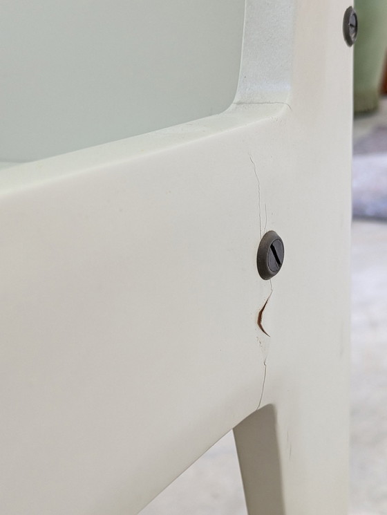 Image 1 of Mesilla de noche - Latón, Cristal, Madera - Pareja de mesillas de noche, de madera lacada en blanco, con tapa de cristal.