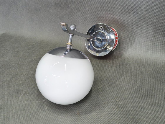 Image 1 of Art Deco wandlamp van chroom en melkwit glas, Tsjecho-Slowakije, jaren 1930
