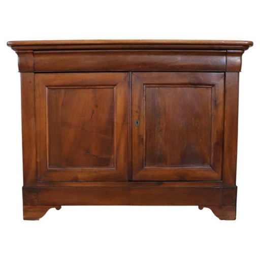 Antiek dressoir van massief walnotenhout, Italië, 19e eeuw.