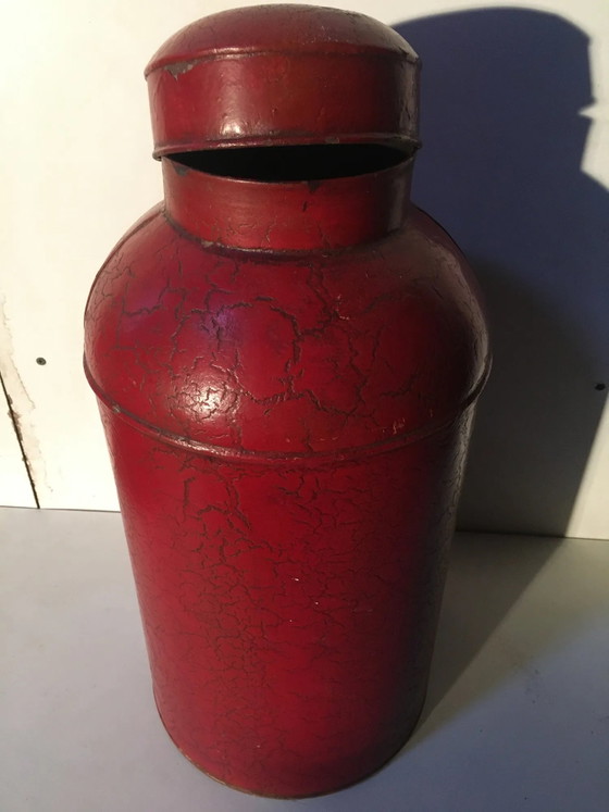 Asian red metal pot with lid – Storage cabinet (photo 5 of 9)