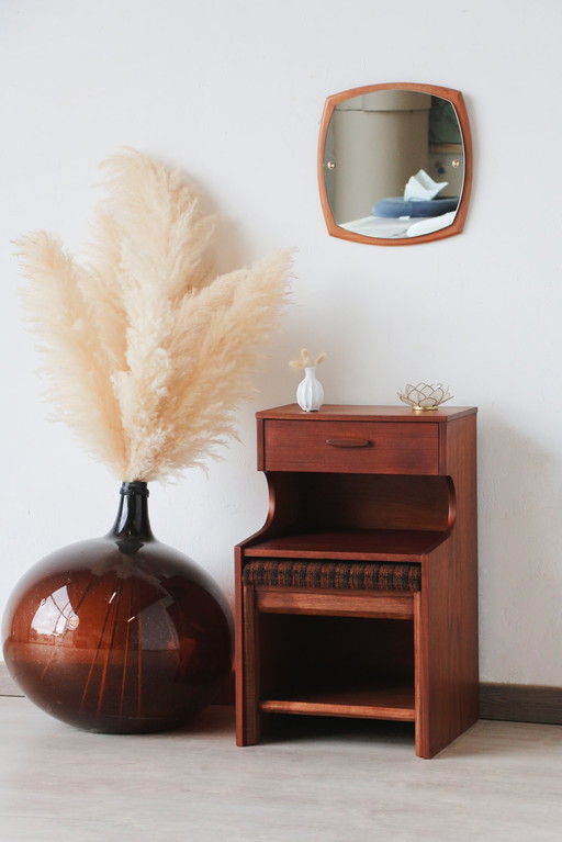 Assise Vintage - Old Telephone Cabinet - Chippy Seats