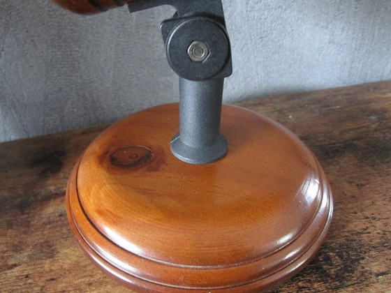 Image 1 of Foco de madera antiguo con borde "dorado".