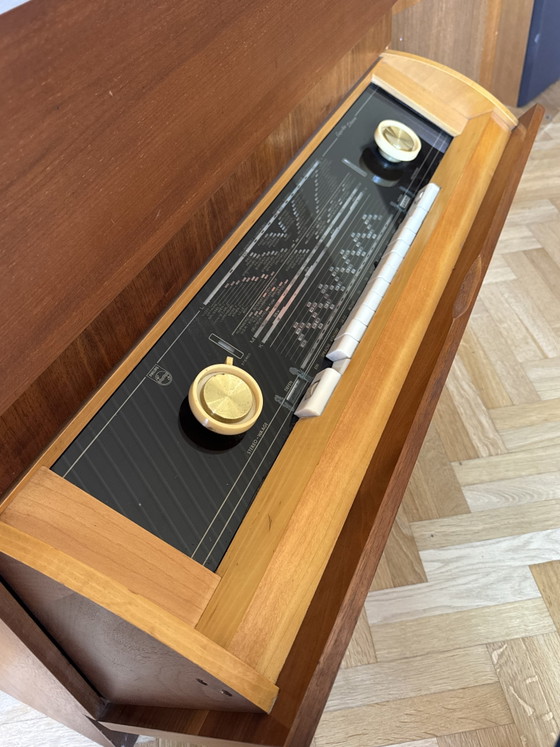 Philips Capella Stereo F8D31A Console + Orig. Satellite Speakers – Decorative Objects, Wood (photo 4 of 8)