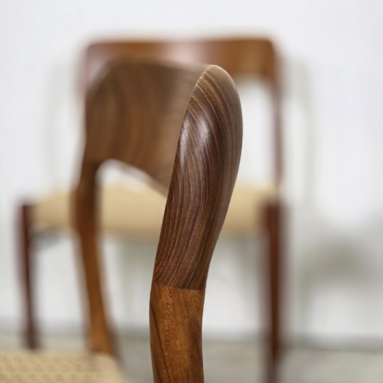 Image 1 of Lot de 5 chaises de salle à manger Niels Møller modèle 75 en teck, neuves, en corde de papier.