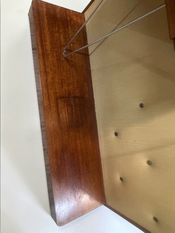 Image 1 of Century Garderobe mit Spiegel & Ablage – 50er 60er Vintage Flurgarderobe Holz Messing Hutablage Rockabilly-Wandgarderobe 