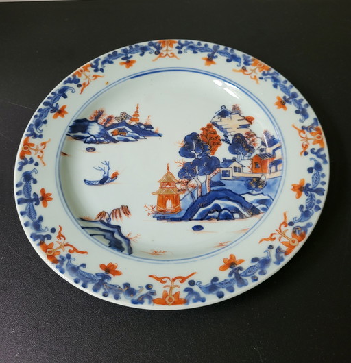 Beautiful antique Chinese porcelain bowl from the Kangxi period Imari charger.