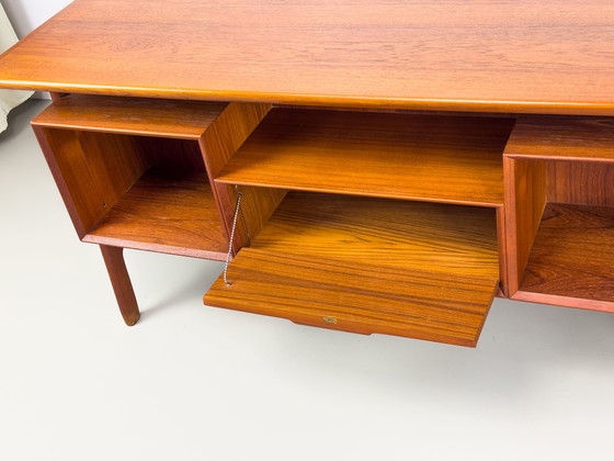 Image 1 of Modèle 75 Teak Desk From Omann Jun, 1960S