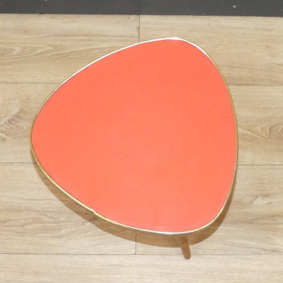 Image 1 of Taburete de flores original de los años 50 y 60 Resopal Rojo Ø34 H32 Mesa riñón con decoración retro