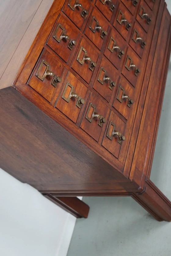 Image 1 of Antiguo armario de farmacia/archivador holandés de madera noble, década de 1920