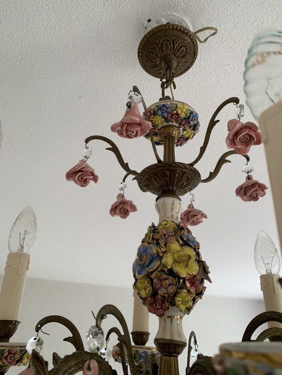Image 1 of Jaren 50 italiaanse kroonluchter met porseleinen