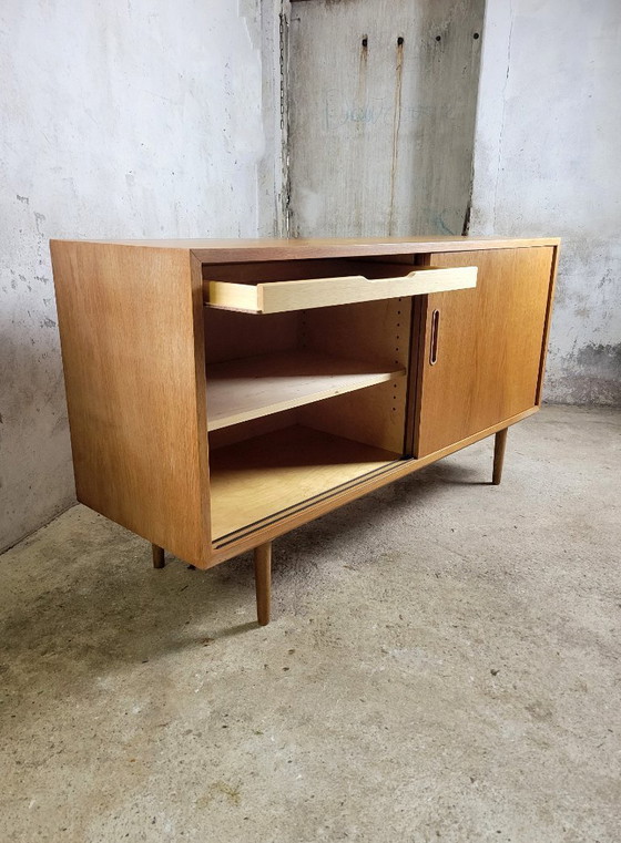 Image 1 of Vintage Danish sideboard in oak by Hundevad & Co