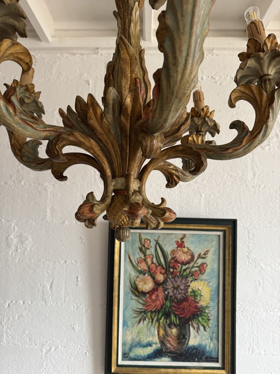 Image 1 of Kronleuchter aus geschnitztem Holz im Hollywood-Regency-Stil der 70er