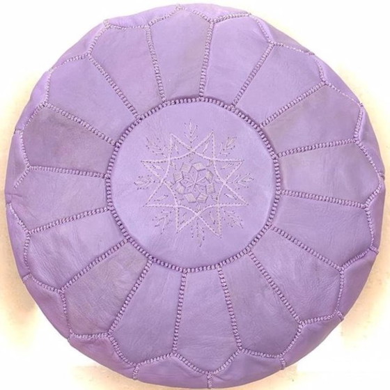 Image 1 of Puf marroquí de cuero hecho a mano, 50 cm × 30 cm