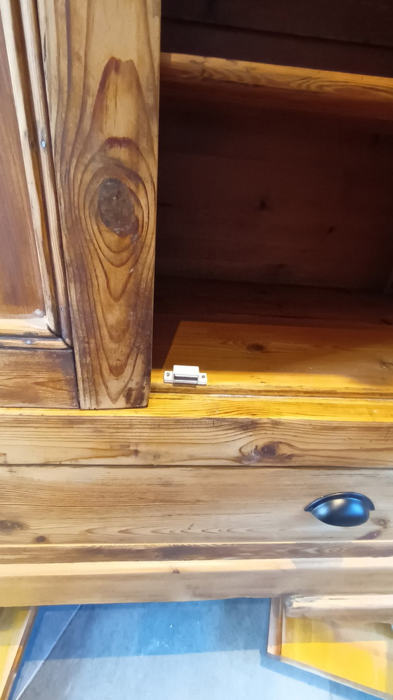 Image 1 of 💥Verfügbar 💥Antiker Kleiderschrank aus Naturholz, einzigartiges, restauriertes Stück