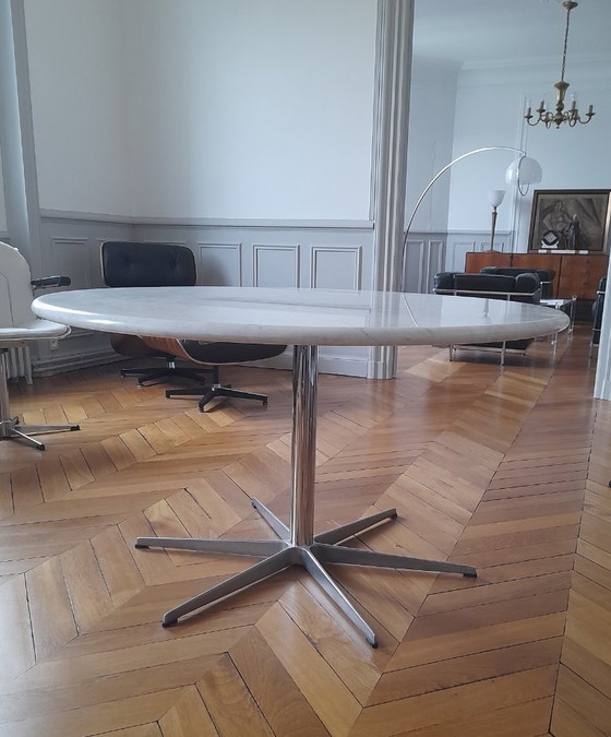 Image 1 of Arne Jacobsen A825 eettafel en 4 Gastone Rinaldi stoelen