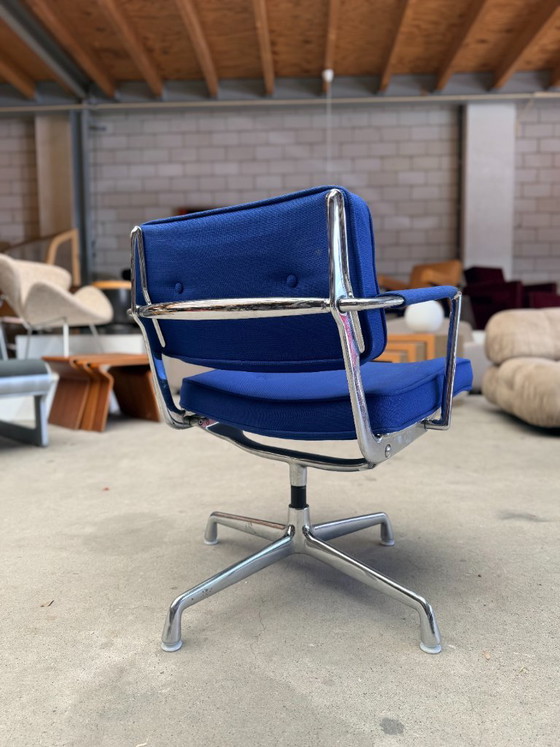 Sedia intermedia Herman Miller ES102 di Charles & Ray Eames (disponibilità: 6) – Poltrone, Chrome, Textile (photo 7 of 17)