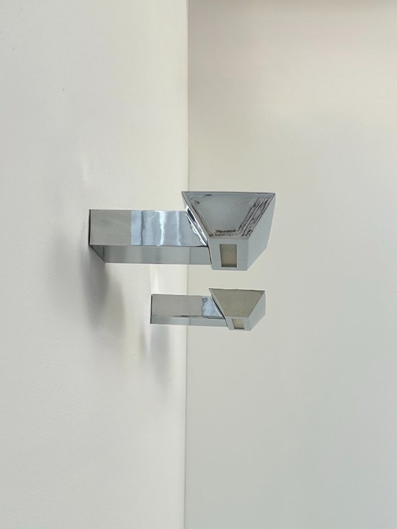 Image 1 of Een paar vintage wandlampen, chroom en mat glas, Frankrijk, 1980