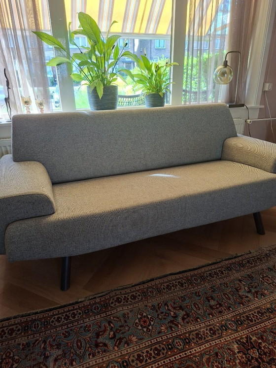 Image 1 of 2 Design-Sofas „Cloak Sky“ des Designers Hans Daalder