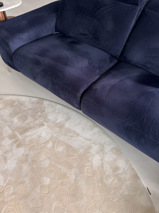 ROM 2x 2-seater Sofa electr. Reclining function + USB in velvet blue – Metal (photo 6 of 13)