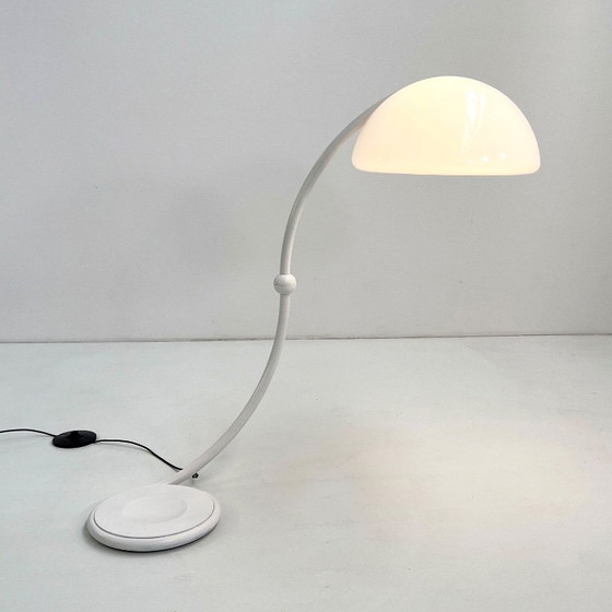 Image 1 of Witte Serpente vloerlamp van Elio Martinelli voor Martinelli Luce, jaren 70