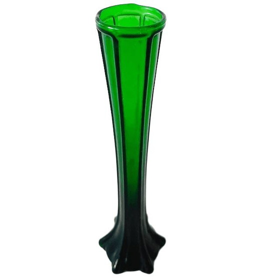 Image 1 of Vase à bourgeons vintage en verre vert, années 1930