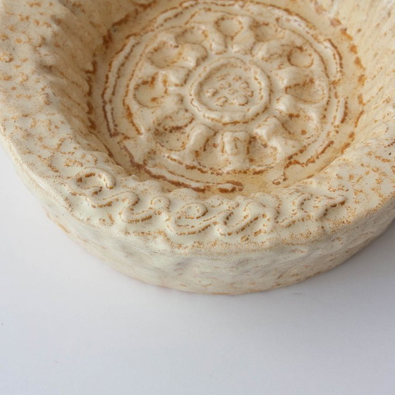 1970s Beige Textured Ceramic Ashtray from Aleluia – Table accessories (photo 7 of 10)