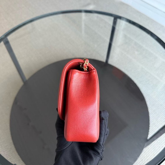 Image 1 of Borsa Chanel Diana Reissue Small - 22 cm in pelle di agnello trapuntata, rossa, con finiture dorate, serie 20