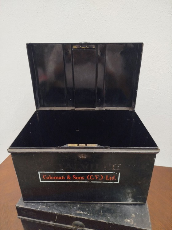 Beautiful set of antique British industrial document boxes / deed boxes – Decorative Objects, Metal (photo 7 of 9)