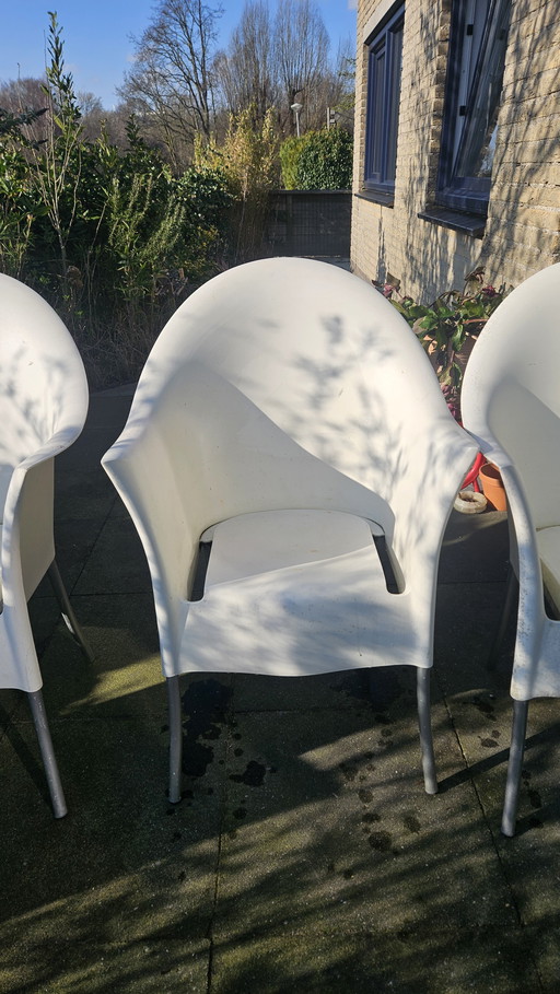 Lord Yo di strack buitenstoelen