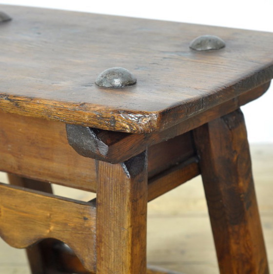 Image 1 of Small oak Spanish table, circa 1840