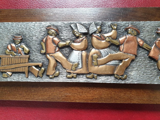 Image 1 of Fregio in rame raffigurante una festa di paese, in ottone e metallo argentato, firmato, realizzato a mano, pezzo unico.