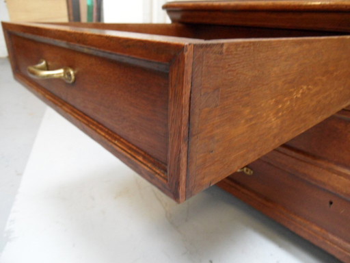 Antique oak chest of drawers