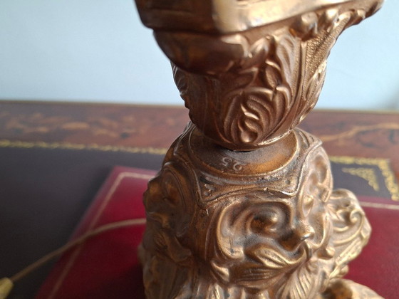 Image 1 of Pied de lampe ancien pique-cierge en métal doré repoussé avec cabochons en verre, XIXème siècle, monté à l'électricité