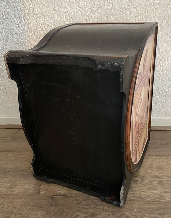 Image 1 of Lussuosa scatola decorativa in legno con ritratto rinascimentale