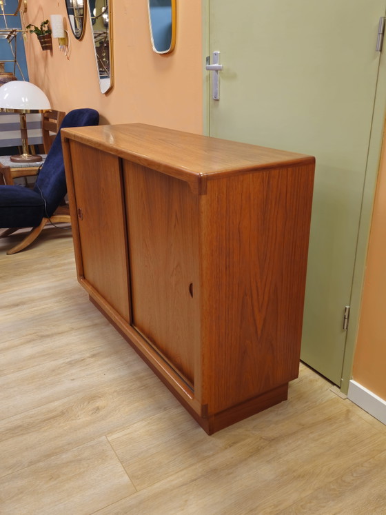 Image 1 of Vintage Silkeborg Deens Schuifdeur Dressoir Kast  Lowboard Kastje Schuifdeuren 