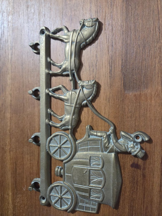 Appendiabiti da parete con cavallo e carrozza, color ottone, Circle M, Metallo, Dorato, Vintage (foto 2 di 5)