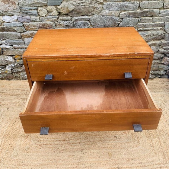 Cassettiera vintage con maniglie in pelle – Anni '50/'60 – Cassettiere, Legno (photo 14 of 25)