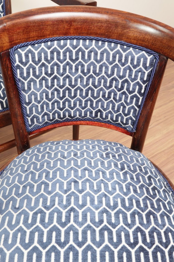 Image 1 of Art-Deco-Set aus Thonet-Sofa und Sesseln, blauer geometrischer Jacquard
