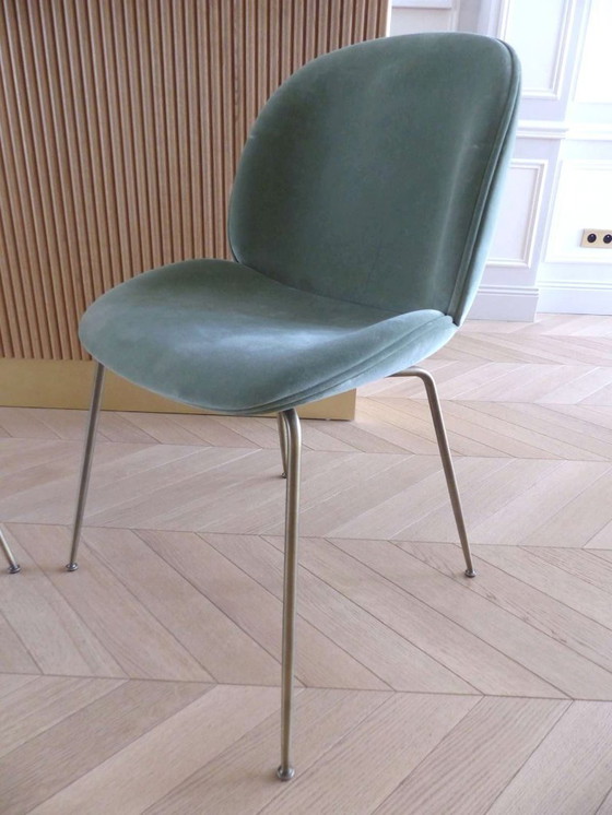 Image 1 of Set aus 8 „Beetle Dining Chair“-Stühlen in Samt von GUBI, Design Stine Gam & Enrico Fratesi