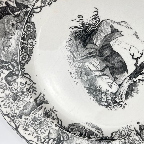Image 1 of Trio antieke Sarreguemines U&C-borden, jachtscène, 1850 - 19e eeuw, zwart aardewerk, De hinde, Gems, Vos