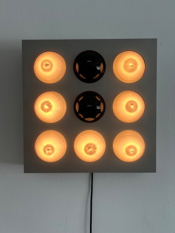 Image 1 of Paul Talman „Fifty Fifty“ AAN/UIT wandlamp voor Interaktives Licht Köln, 1965 Design