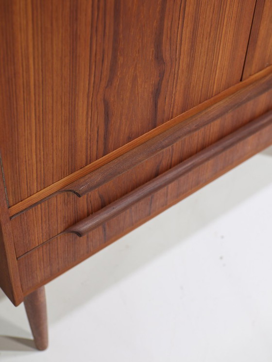 Image 1 of Buffet haut étroit A.P. Møbler, teck vintage danois des années 1960