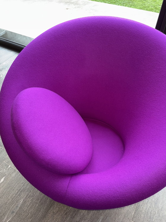 Image 1 of Fungo Artifort in Divina 666