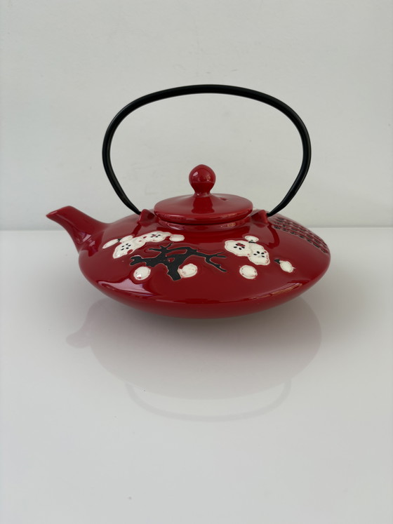Image 1 of Traditional Japanese teapot in red ceramic, 700 ml capacity