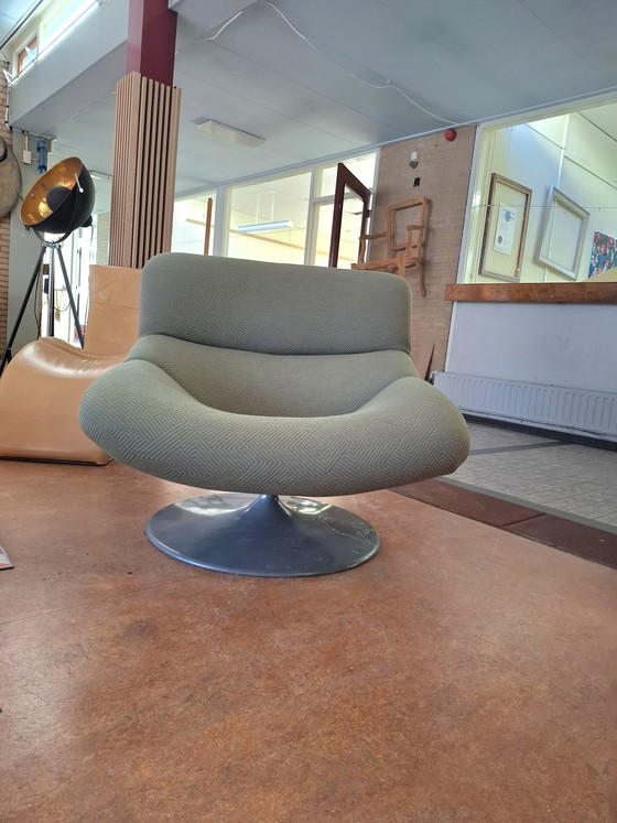 Image 1 of Artifort F518